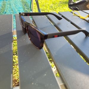 Men's Gucci sunglasses